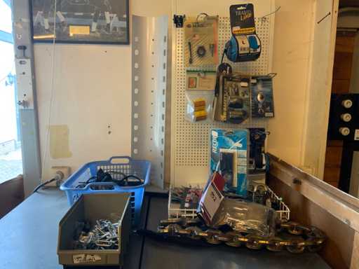 Halter mit Schlössern