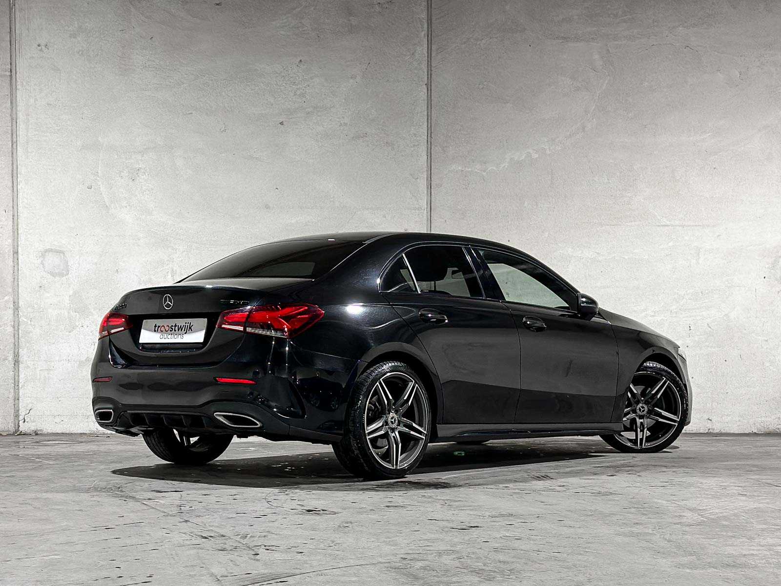 Mercedes-Benz A200 Business Solution AMG A-klasse 163pk 2020 (Origineel-NL), J-049-DZ