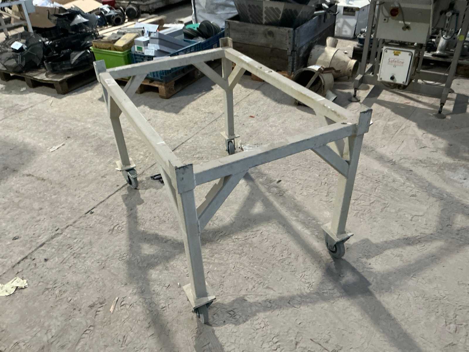 Metal transport trolley