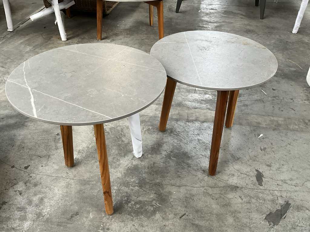 2 assorted teak coffee tables LIV•OUT, dia 50cm