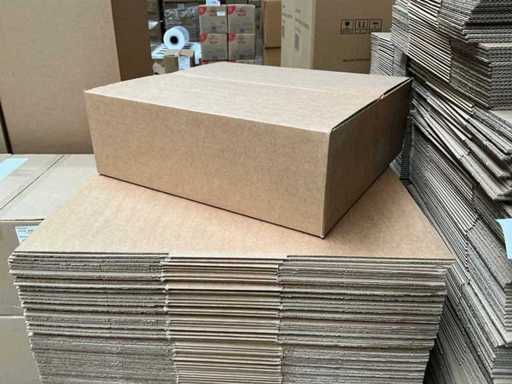 Partij kartonnen dozen 56x52x19cm (115x)