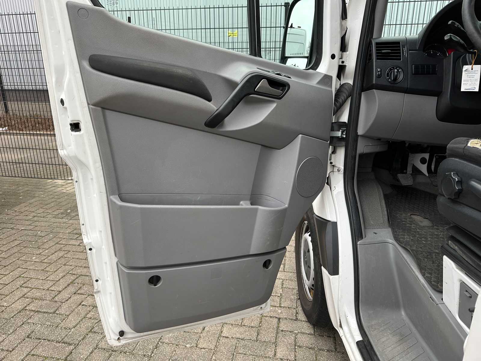 Volkswagen Crafter 50 2.0 TDI L2H1 BM 150PK 2016, VZ-045-R