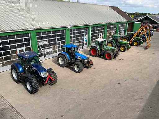 Reorganisation of the auction of the van der Beek Driesum contracting company: many tractors and registered machines