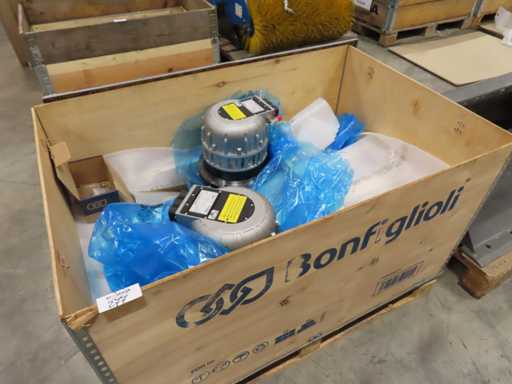 Bonfiglioli - X_VSDMOT SW-01 2250 34 GF1 AE1 F24 T10 - silnik gąsienicowy (2x)