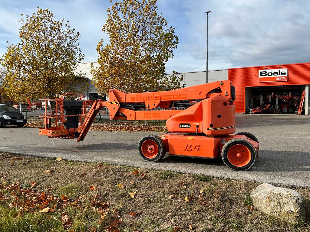 2011 JLG E450AJ Aerial Work Platform