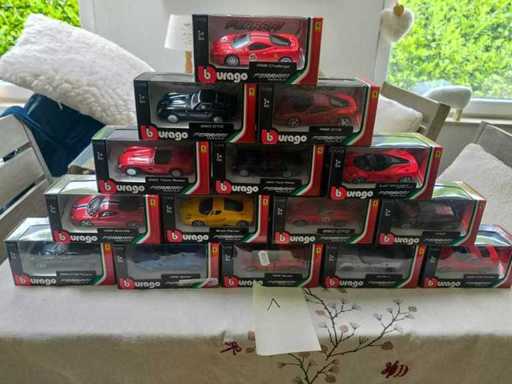 ferrari - LOT DE 15 VOITURES MINIATURES BURAGO 1/13 - objets de collection NEUVES