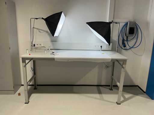 Workshop table with 2x LED softbox lighting