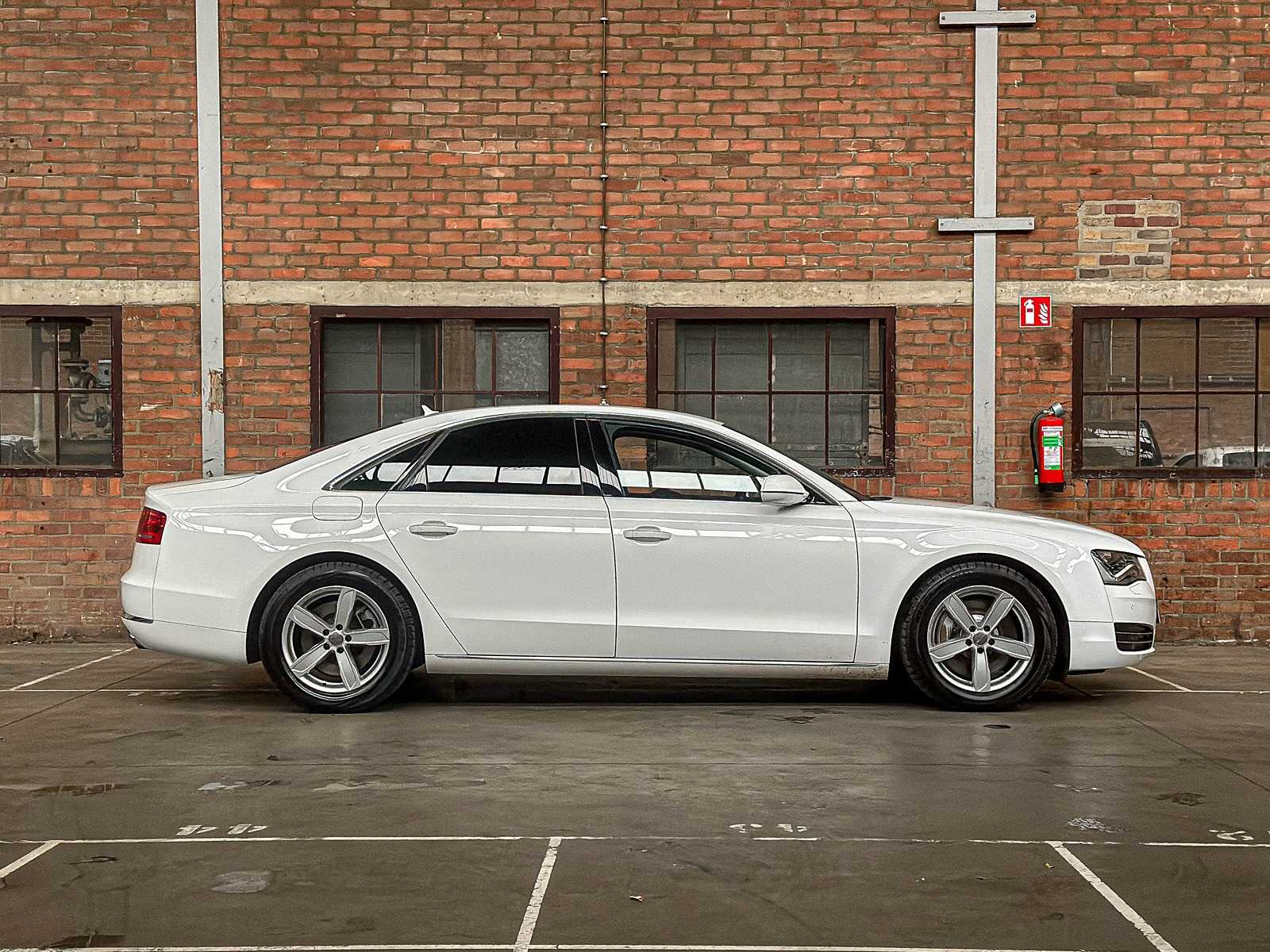 Audi A8 4.2 FSI V8 Quattro 372pk 2011