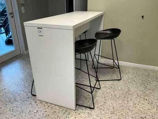 Statafel met 4 barstoelen