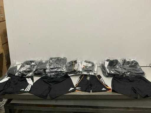Partij diverse Adidas shorts (59x)