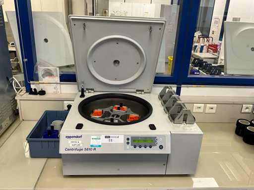EPPENDORF 5810 R Refrigerated Centrifuge
