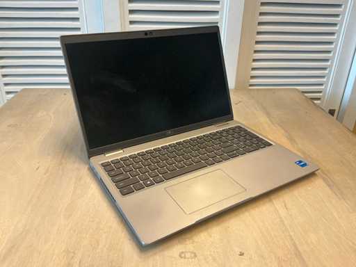 Laptop - Dell Inc. - Latitude 5520