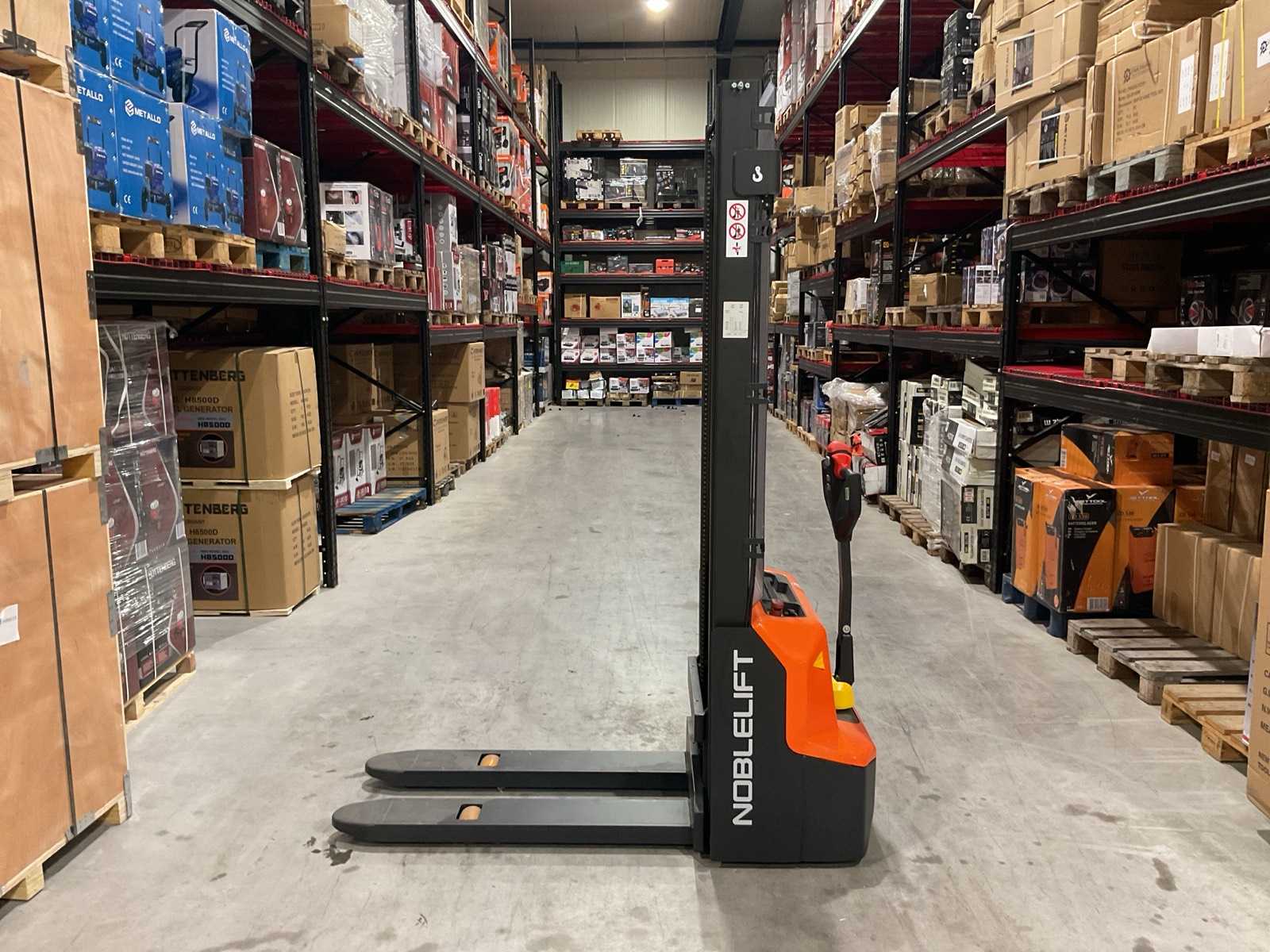 2025 – Noblelift – 5748 – Electric Stacker