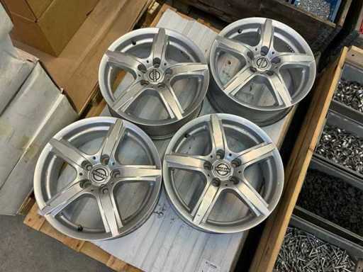 Nissan 6,5Jx16H2 Rim Set