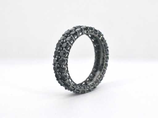 Goldener Ewigkeitsring mit schwarzen Diamanten – schwarzes Rhodium