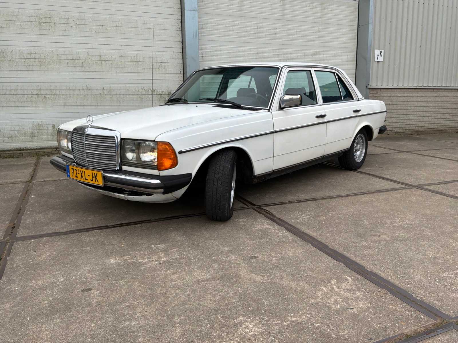 Mercedes-Benz 200D (W123) z 1982 r. – samochód klasyczny