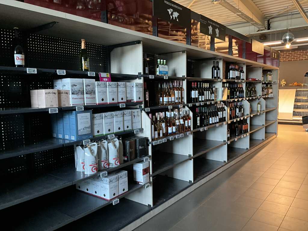 Approx. 240 various bottles of wine + 65 wine cartons 2,25L