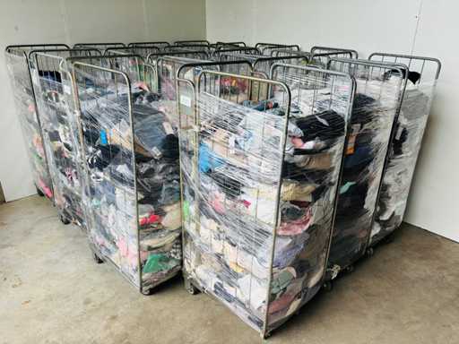 (x4000) New clothes included in 15 Rolls - Lost or unclaimed packages