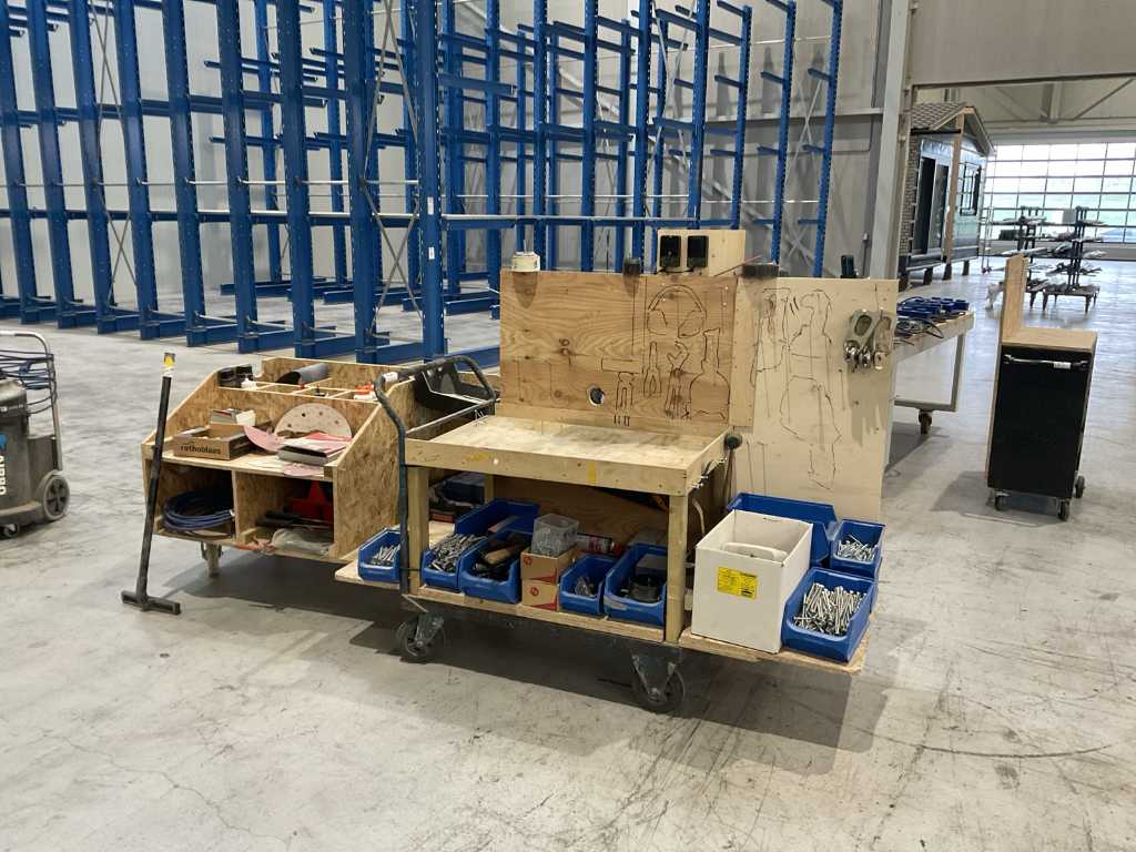 Mobile tool trolley (2x)