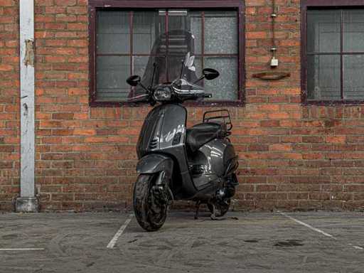 Piaggio Vespa Sprint 4T (CUSTOM) 2016, DGX-82-B Scooter
