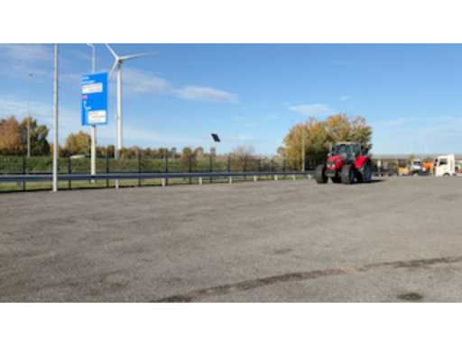 a8013d93-9a56-453f-bfb5-0520057307a1.mp4