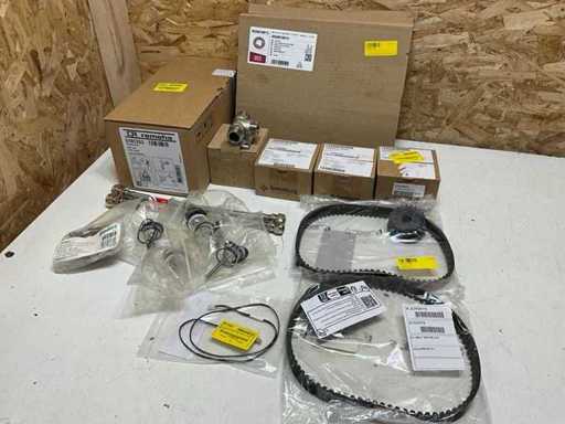 Batch of various central heating parts