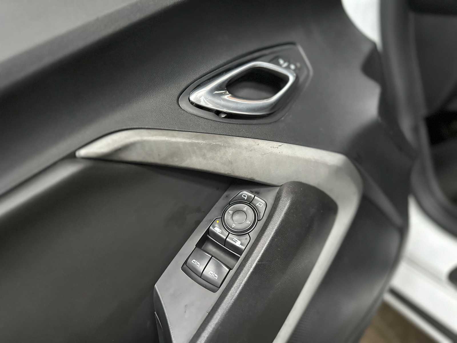 Chevrolet Camaro 1LT 2.0L I4 F DOHC 16V 275pk 2017