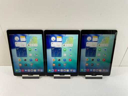 Apple iPad 8th Gen - Wi-Fi - 32 GB - Space Gray (3x)