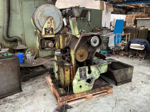 1967 HILGELAND PN2 Bolt forming machine
