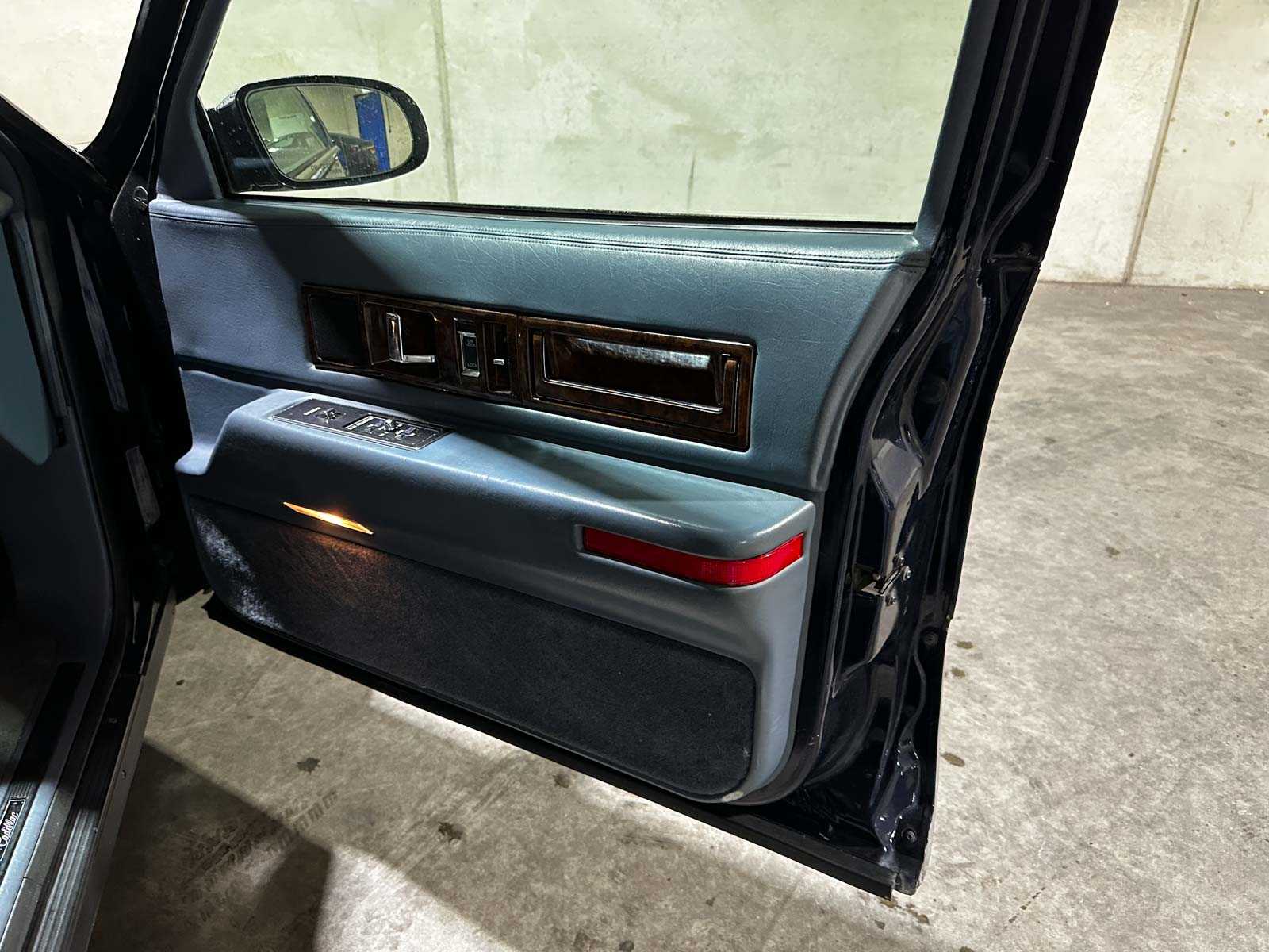 Cadillac Fleetwood Brougham 256pk 1995, G-578-KG