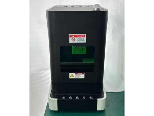 FREUTEK LMM0022 Nieuwe 30W fiberlasermarker (110 x 110 mm) 2024