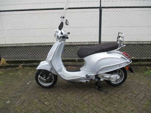 Vespa – Moped – Primavera Touring 4T – Roller