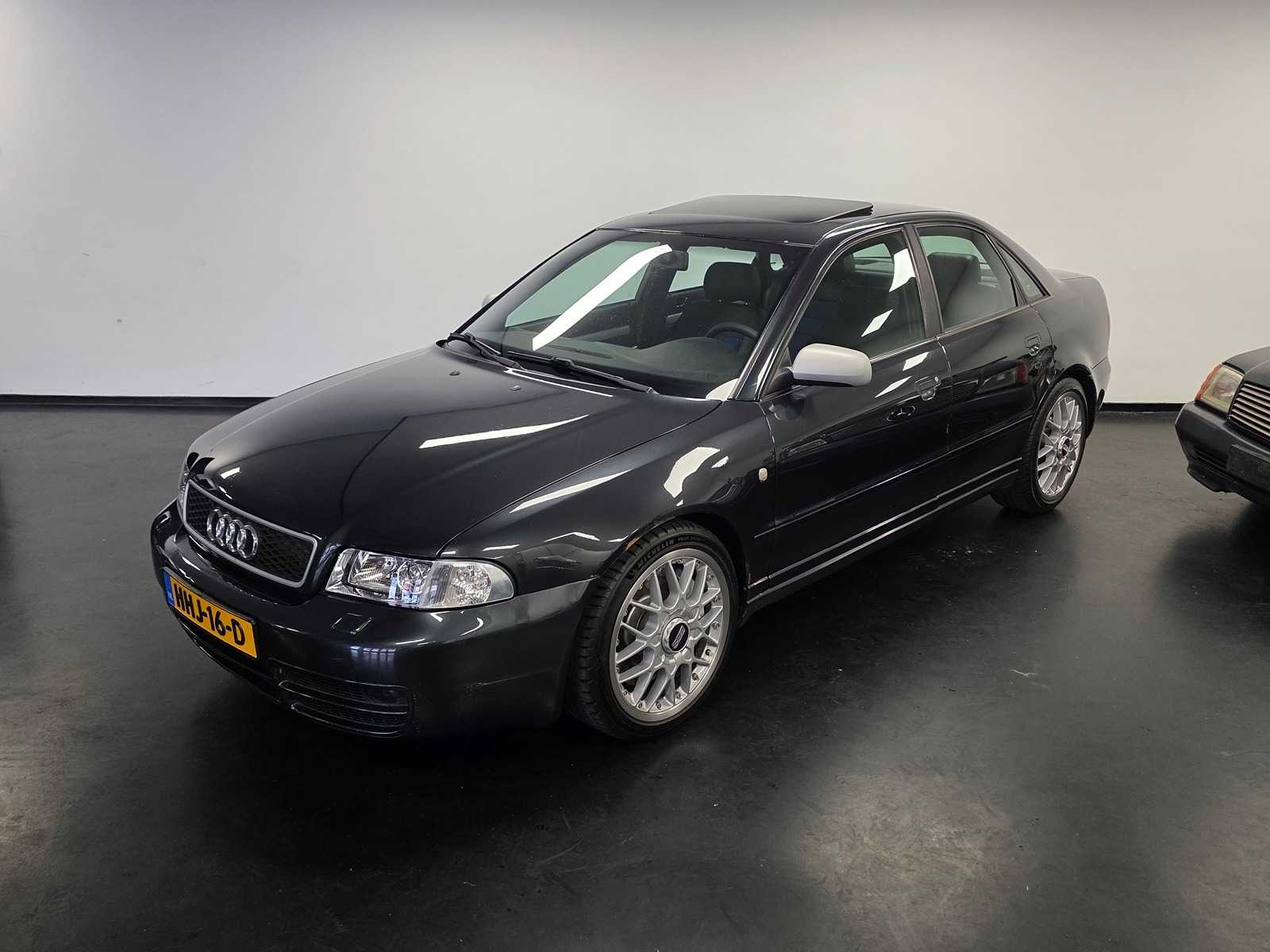 Audi – 1998 – S4 Sedan B5 – 2.7 5V q S4 Advance – HHJ-16-D