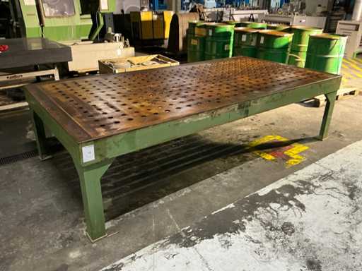 Welding table