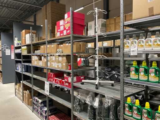 Lotto di materiali decorativi