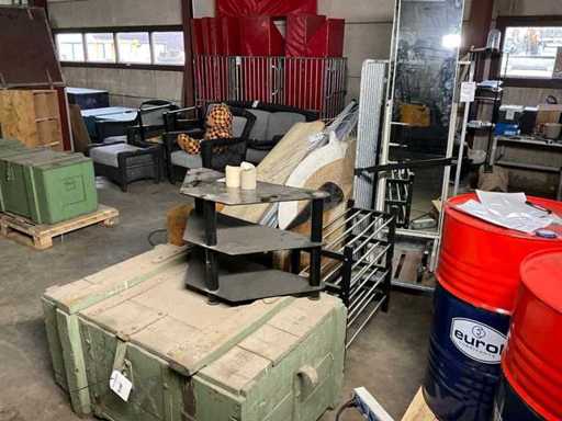 Party of various household goods