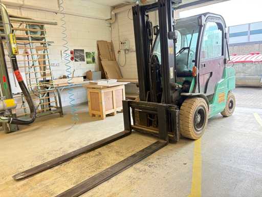 MITSUBISHI FG35N LPG Forklift with Long Forks