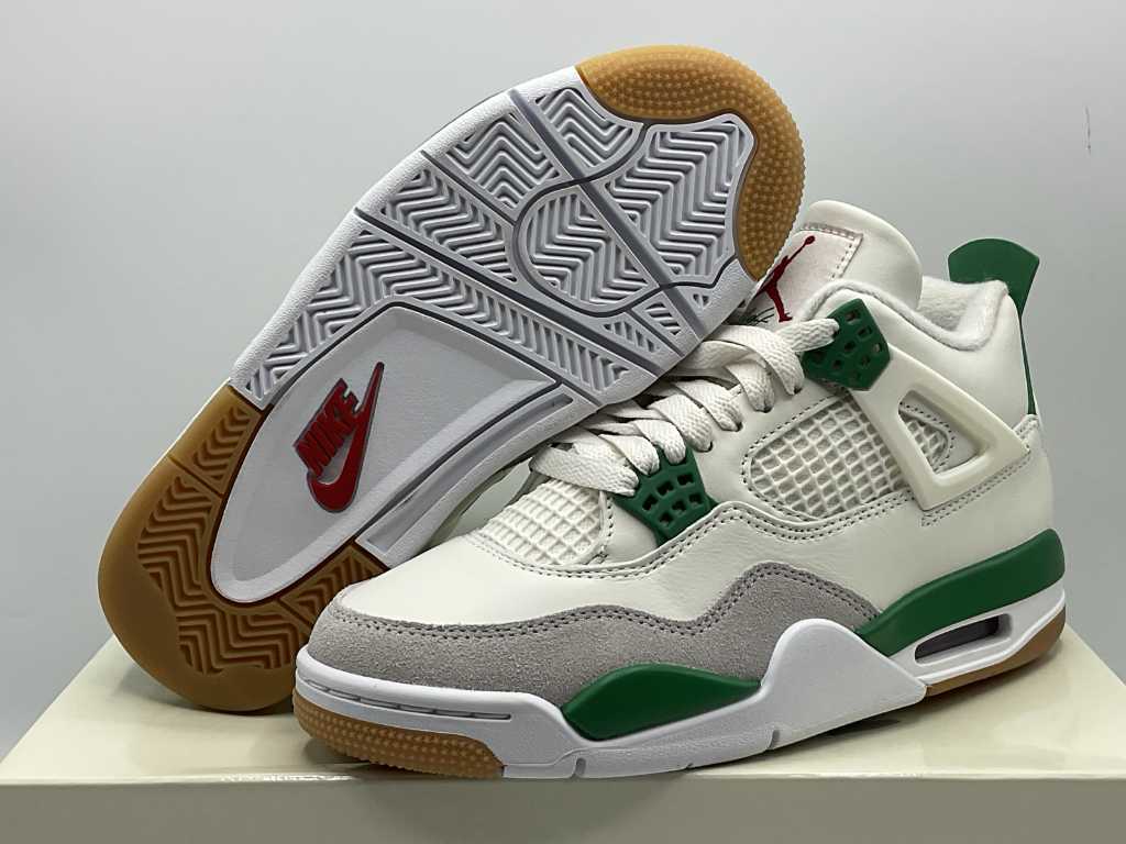 Nike Air Jordan 4 Retro SP Pine Green Sneakers 36 1/2