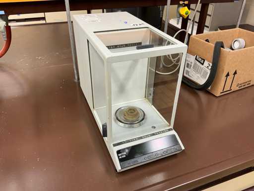 Mettler AE200 Balans