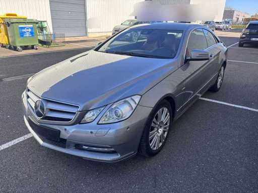 2011 - Mercedes-Benz E200 CGI Coupé
