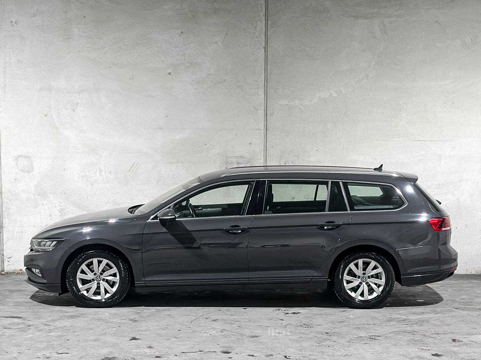 Volkswagen Passat Variant 1.5 TSI Business 150pk 2020 (Origineel-NL+1e eignaar), J-046-XK