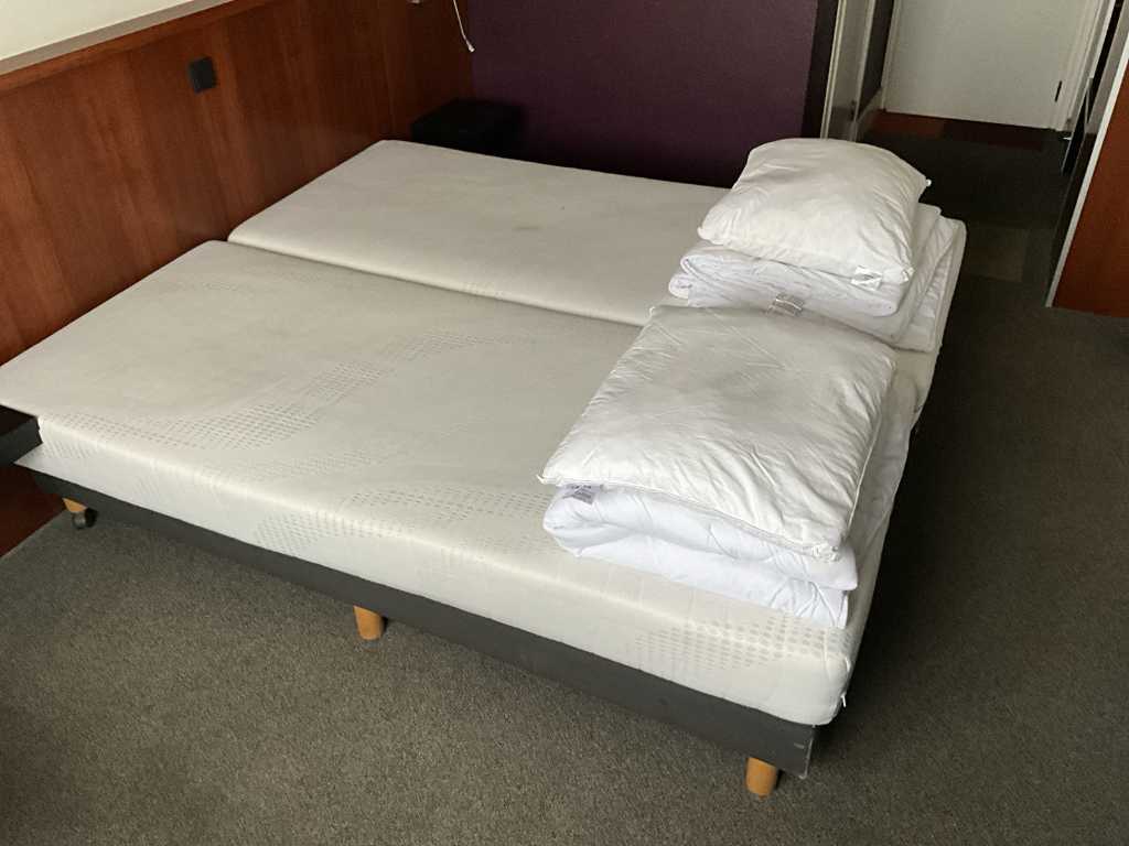Cameră de hotel pentru 2 persoane (5x)
