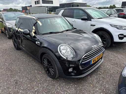 MINI - 3-Deurs - 1.5 Cooper Business RG-572-T 2017 IAW