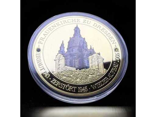 Wiederaufbau der Dresdner Frauenkirche – Limitierte Sammlermedaille mit Swarovski-Kristall – Polierte Platte – Auflage nur 2.015 Stück