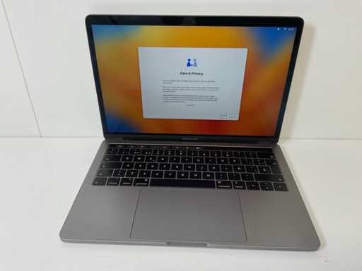 Apple MacBook Pro 13.3", Core(TM) i7 8th Gen, 16 GB RAM, 500 GB NVMe Laptop