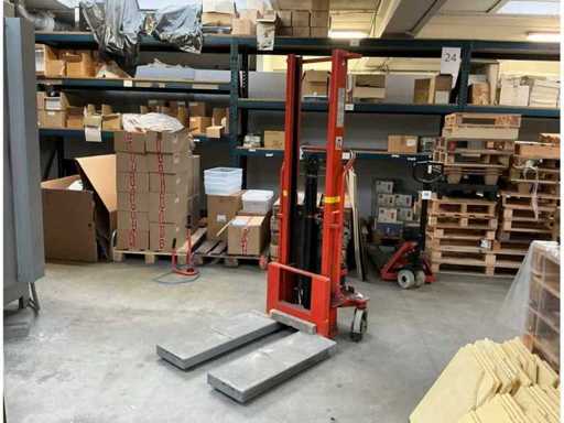 Foreclosure auction of catering equipment due to bankruptcy of Verbeelen