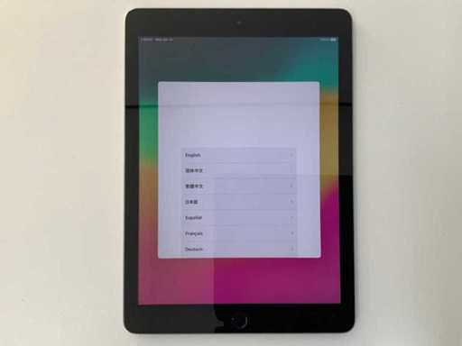 Apple - 9,7-calowy iPad Wi-Fi, 32GB, Space Gray - MR7F2NF/A