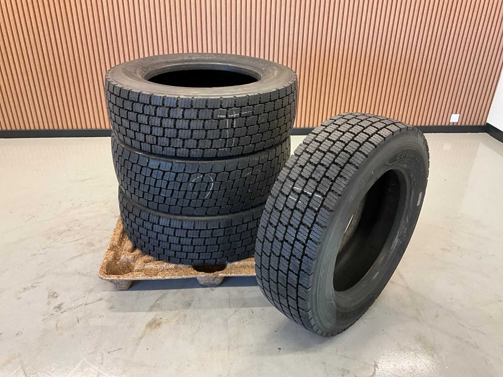 4x Good Year 295/60R22.5 Retread Truck Tire