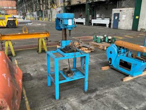 worner univa16 Kolomboormachine