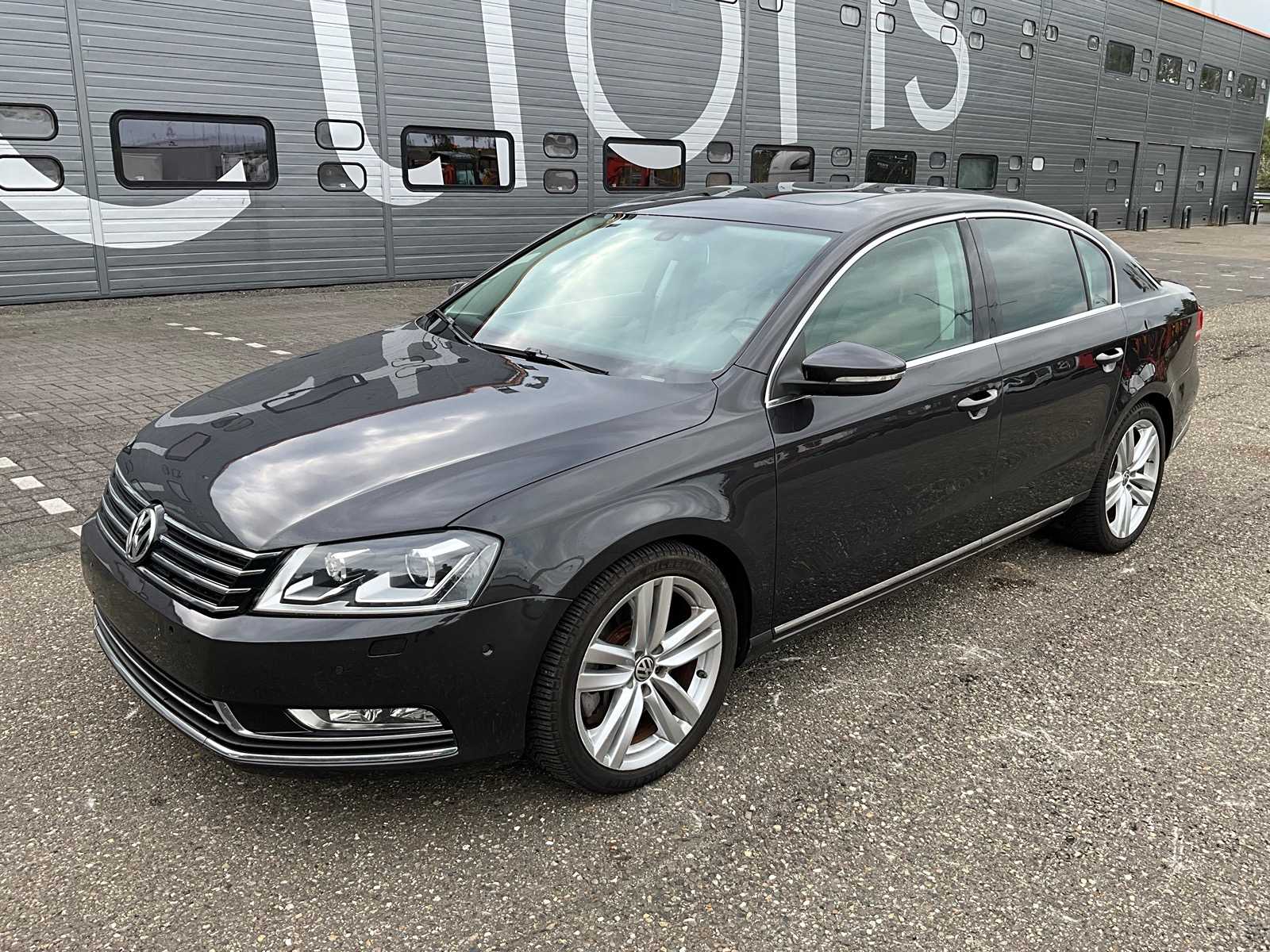 2011 Volkswagen Passat 3.6 V6 4Motion Passenger Car 300HP